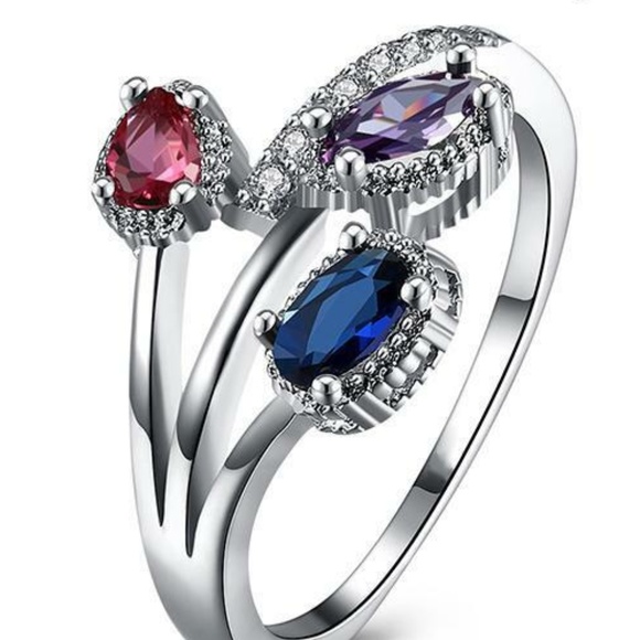 Jewelry - ➰Rhinestone Gift/Anniversary Ring